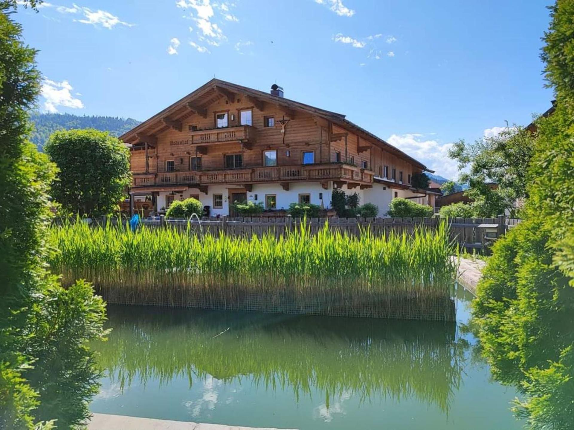 Bodenhof Ferienwohnungen フィーバーブルン エクステリア 写真